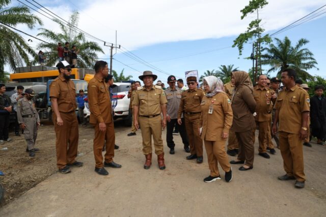 Groundbreaking Pembangunan Ruas Jalan Ciparay-Cikumpay, Al Muktabar : Pemerintah Hadir Menyiapkan Layanan Dasar