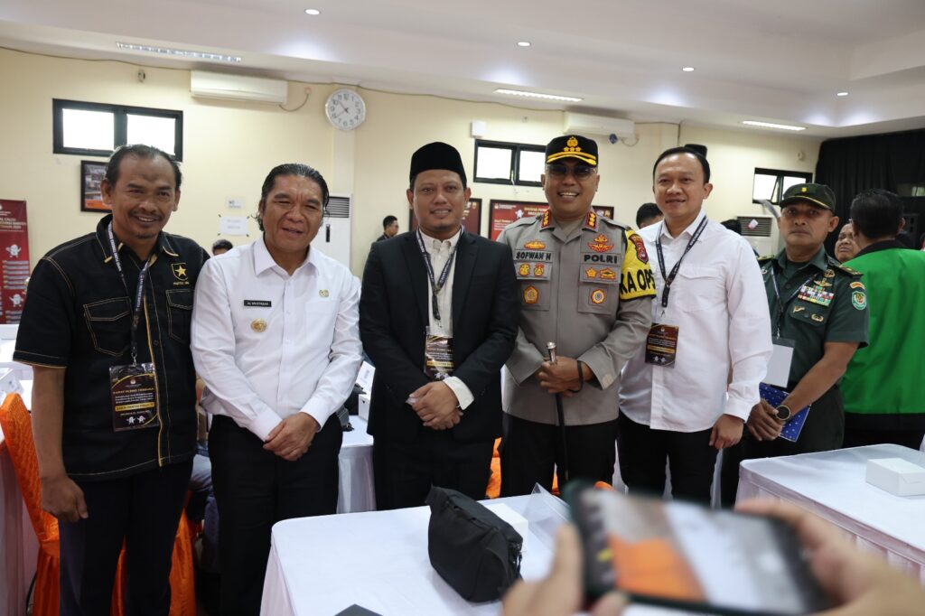 Al Muktabar Hadiri Pembukaan Rapat Pleno Rekapitulasi Perolehan Suara Tingkat Provinsi Al Muktabar Hadiri Pembukaan Rapat Pleno Rekapitulasi Perolehan Suara Tingkat Provinsi