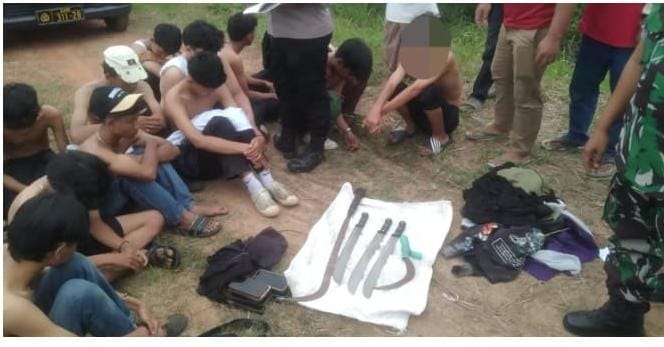 17 Pelajar Diduga Hendak Tawuran Diamankan Polsek Carenang 17 Pelajar Diduga Hendak Tawuran Diamankan Polsek Carenang