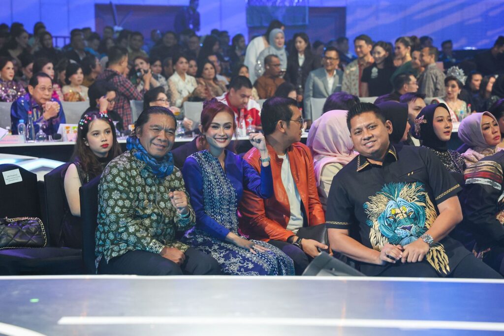 Dukung Finalis Provinsi Banten, Pj Gubernur Al Muktabar Hadiri Malam Puncak Final Puteri Indonesia 2024 Dukung Finalis Provinsi Banten, Pj Gubernur Al Muktabar Hadiri Malam Puncak Final Puteri Indonesia 2024