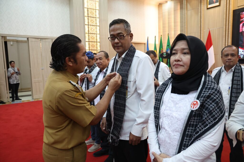 Al Muktabar Kukuhkan Pengurus Dekranasda Provinsi Banten Masa Bakti 2023-2024 Al Muktabar Kukuhkan Pengurus Dekranasda Provinsi Banten Masa Bakti 2023-2024