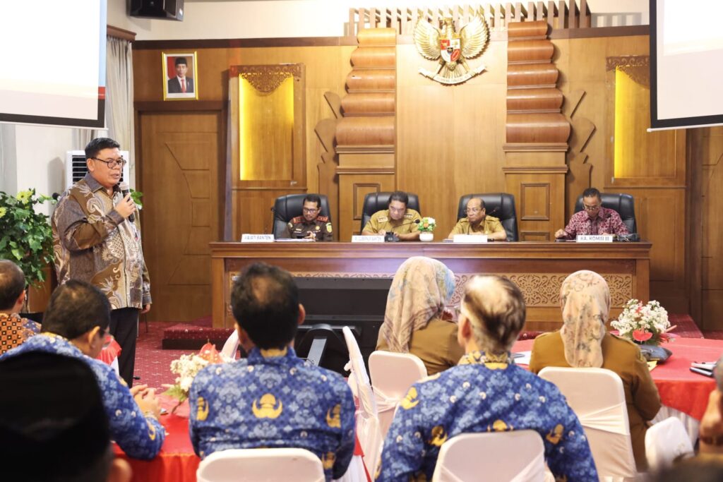 Pj Gubernur Al Muktabar Ajak Seluruh Pemda Optimalkan Peran Bank Banten Pj Gubernur Al Muktabar Ajak Seluruh Pemda Optimalkan Peran Bank Banten