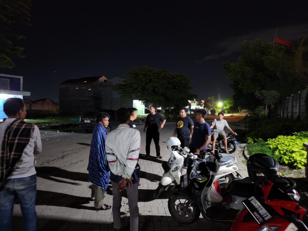 Tekan Angka Kriminalitas, Satreskrim Polres Serang Laksanakan Patroli Kring Serse dan Bagikan Makan Sahur Tekan Angka Kriminalitas, Satreskrim Polres Serang Laksanakan Patroli Kring Serse dan Bagikan Makan Sahur