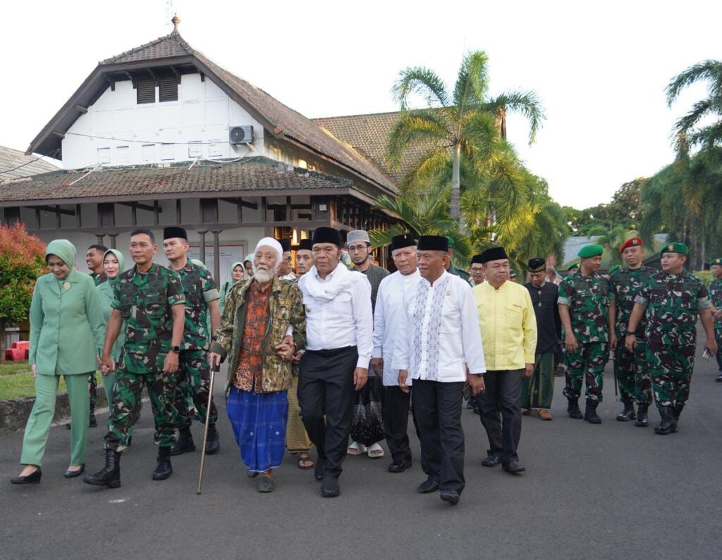 Danrem 064/MY Sampaikan Kesan dan Pesan Pangdam III/Siliwangi Saat Kunker ke Banten Danrem 064/MY Sampaikan Kesan dan Pesan Pangdam III/Siliwangi Saat Kunker ke Banten