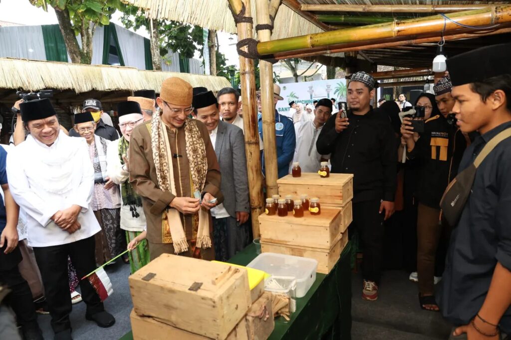 Dampingi Menparekraf Launching Santri Digitalpreneur 2024, Pj Gubernur Al Muktabar: Banten Miliki Potensi Besar Dampingi Menparekraf Launching Santri Digitalpreneur 2024, Pj Gubernur Al Muktabar: Banten Miliki Potensi Besar