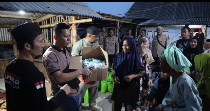 Safari Ramadhan, Kapolres Serang Buka Puasa Bersama Warga Nelayan dan Panti Jompo