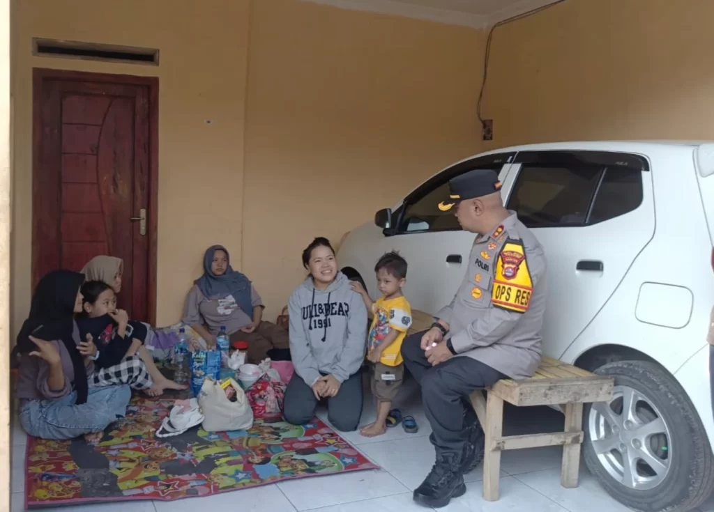 Korban Laka Kereta Api di Bojong Pandan Ucapkan Terima Kasih Kepada Kapolres Serang Korban Laka Kereta Api di Bojong Pandan Ucapkan Terima Kasih Kepada Kapolres Serang