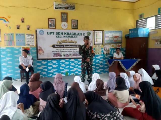 Hari 23 Ramadhan, Sertu Ahdi Sutisna Babinsa Koramil 0602-18/Kragilan Hadiri Pesantren Kilat di SDN 2 Kragilan