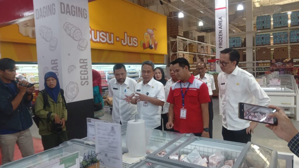 Jelang Lebaran, Pj Wali Kota Serang Kembali Cek Stok Ketersediaan Bahan Pokok di Lotte Mart Jelang Lebaran, Pj Wali Kota Serang Kembali Cek Stok Ketersediaan Bahan Pokok di Lotte Mart