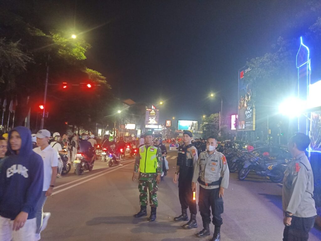 Babinsa Koramil 0602-01/Kota Serang Siaga Di Pos Pengamanan Lebaran Tahun 2024