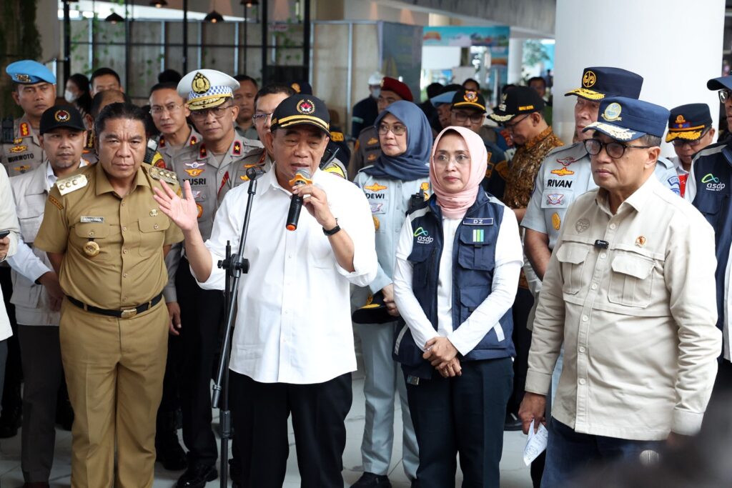 Dampingi Menko PMK dan Menhub, Al Muktabar: Kita Ingin Pelayanan Mudik Lebaran 1445 H Maksimal dan Sukses Dampingi Menko PMK dan Menhub, Al Muktabar: Kita Ingin Pelayanan Mudik Lebaran 1445 H Maksimal dan Sukses