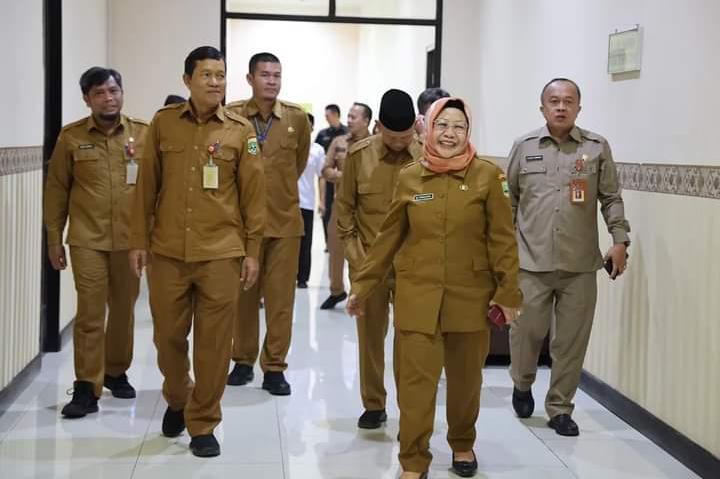 Hari Pertama Usai Libur Nasional, Pj. Sekda Virgojanti Sidak ke Sejumlah OPD