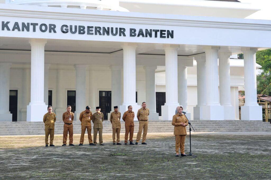 Pj Sekda Virgojanti Ajak Aparatur Pemprov Banten Terus Tingkatkan Capaian Kinerja Pj Sekda Virgojanti Ajak Aparatur Pemprov Banten Terus Tingkatkan Capaian Kinerja
