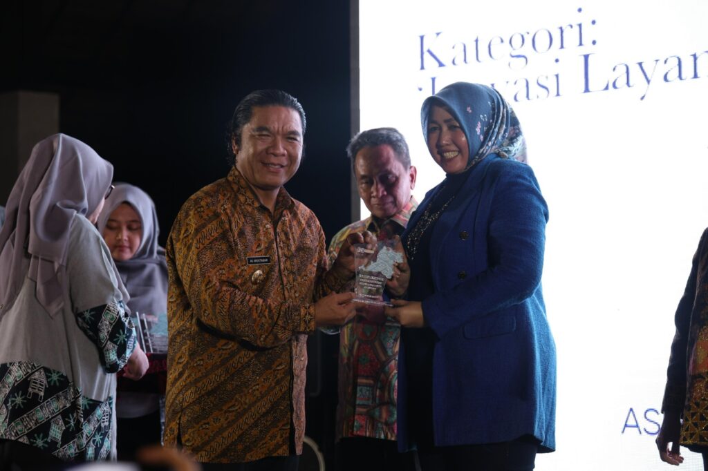 Peringati HPN 2024, Bapenda Banten Terima Penghargaan Ekbispar Awards Peringati HPN 2024, Bapenda Banten Terima Penghargaan Ekbispar Awards