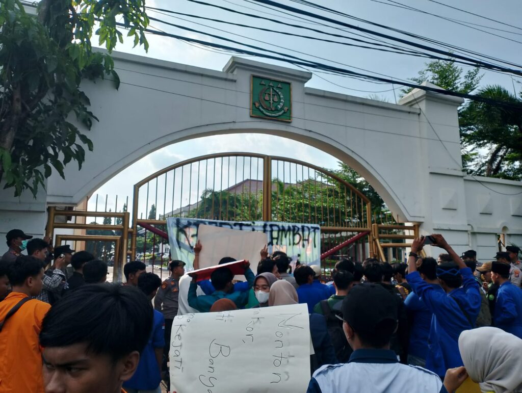 Kejati Banten Diduga Mandul, Bem Banten Dorong Kasus Korupsi Situ Ranca Gede ke Kejagung