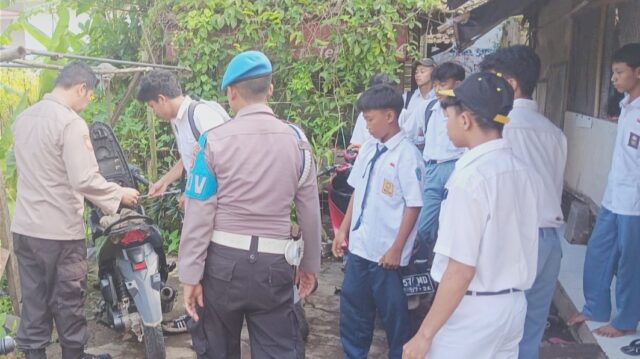 Berkeliaran di Luar Jam Sekolah, Siswa SMK di Amankan Polsek Pagelaran