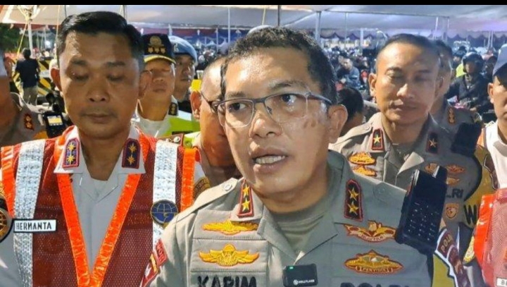 Kapolda Banten Gelar Peninjauan Arus Mudik di Pelabuhan Ciwandan Kapolda Banten Gelar Peninjauan Arus Mudik di Pelabuhan Ciwandan