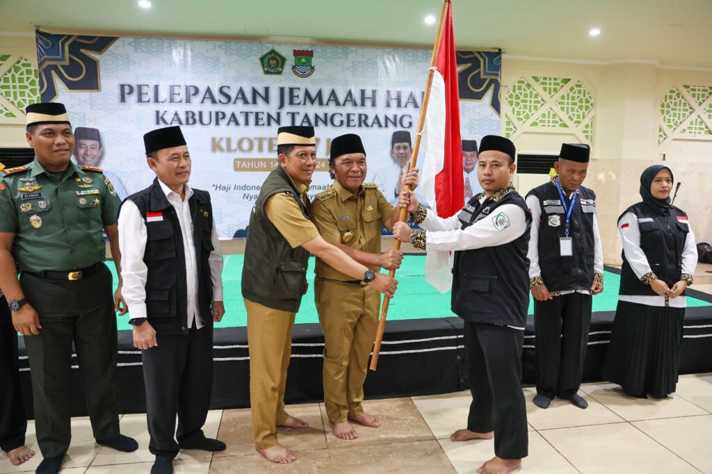 Plh Gubernur Banten Lepas Jamaah Haji Kabupaten Tangerang Plh Gubernur Banten Lepas Jamaah Haji Kabupaten Tangerang