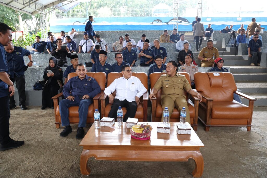 Plh Gubernur Banten Ajak Pers Berkontribusi Tuntaskan Pengangguran Plh Gubernur Banten Ajak Pers Berkontribusi Tuntaskan Pengangguran