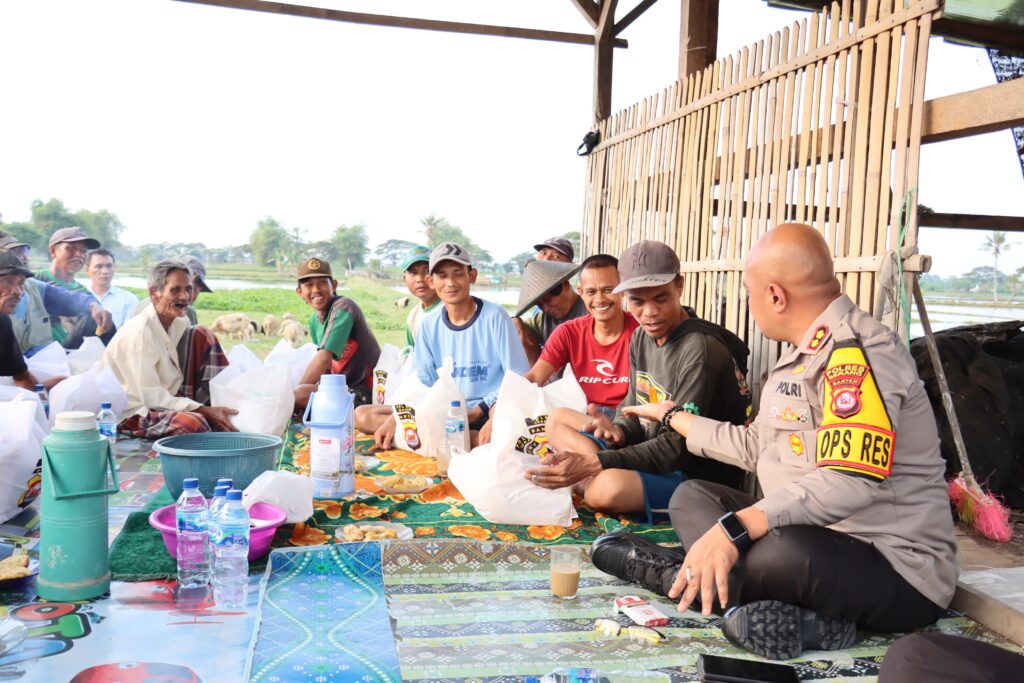 Kapolres Serang Berdialog Bersama Warga, Untuk Mengetahui Kondisi Kamtibmas Kapolres Serang Berdialog Bersama Warga, Untuk Mengetahui Kondisi Kamtibmas