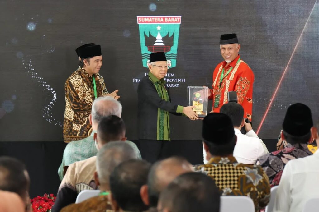 Al Muktabar: Provinsi Banten Pusat Peningkatan Ekonomi dan Keuangan Syariah Al Muktabar: Provinsi Banten Pusat Peningkatan Ekonomi dan Keuangan Syariah