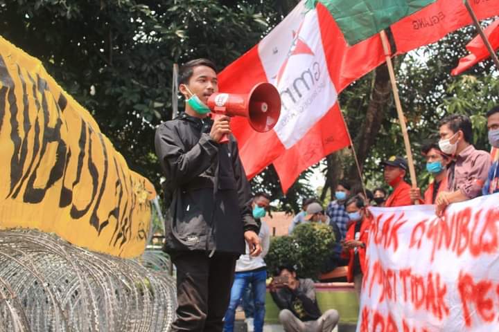 Diduga Lamban Tangani Kasus Korupsi PKBM, SEMA Ajukan Audiensi dengan Kejari Pandeglang Diduga Lamban Tangani Kasus Korupsi PKBM, SEMA Ajukan Audiensi dengan Kejari Pandeglang