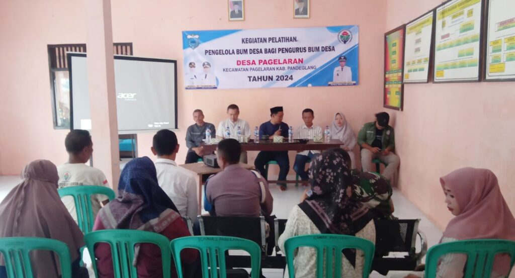 Dihadiri Kabid Pemberdayaan Masyarakat DPMPD Pandeglang, Pengurus BUMDesa Pagelaran di Berikan Pelatihan Dihadiri Kabid Pemberdayaan Masyarakat DPMPD Pandeglang, Pengurus BUMDesa Pagelaran di Berikan Pelatihan