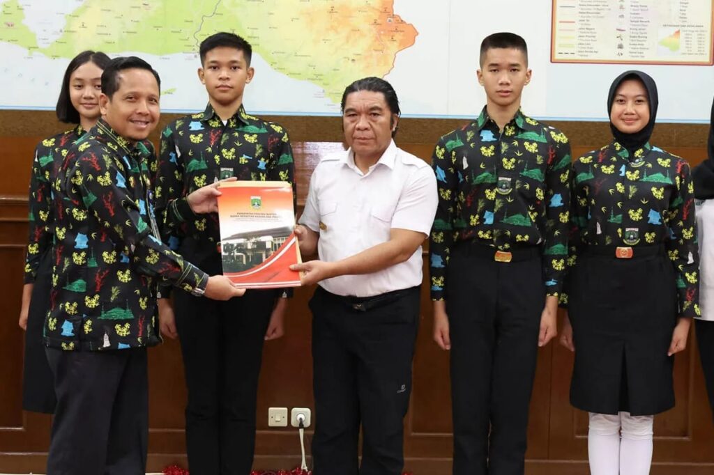 Pj Gubernur Al Muktabar Lepas 4 Orang Perwakilan Banten Pada Seleksi Paskibraka Tingkat Nasional Pj Gubernur Al Muktabar Lepas 4 Orang Perwakilan Banten Pada Seleksi Paskibraka Tingkat Nasional