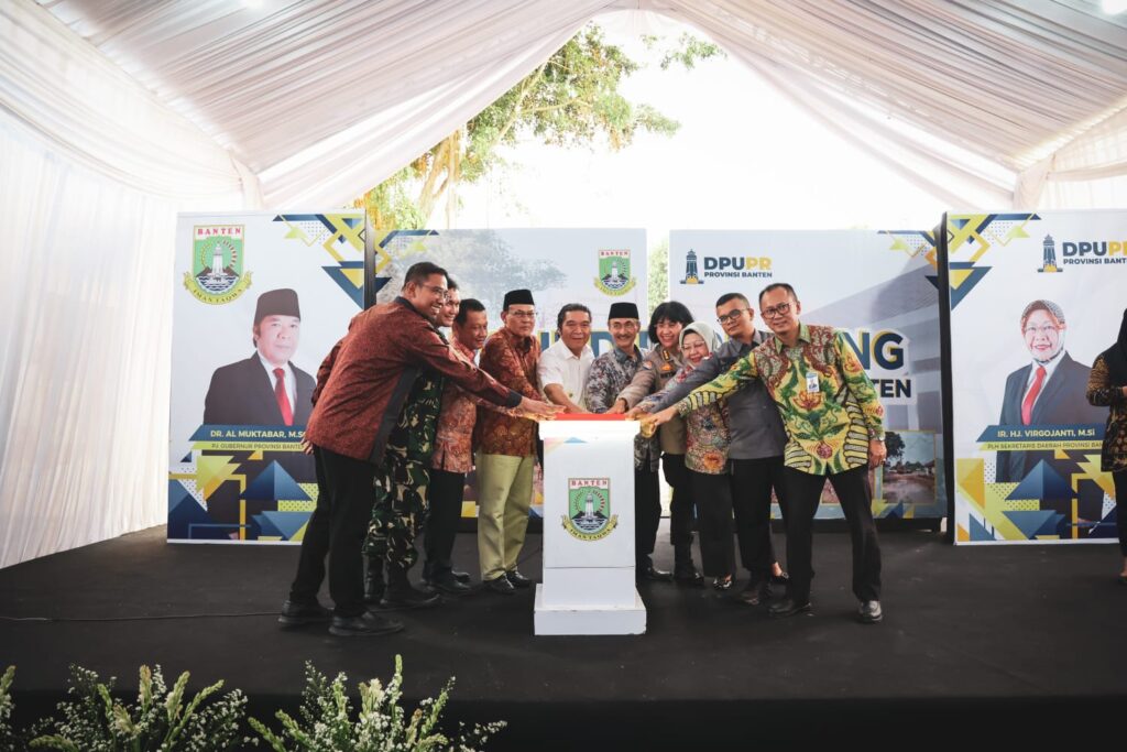 Al Muktabar Lakukan Ground Breaking Pembangunan Gedung Bank Banten Al Muktabar Lakukan Ground Breaking Pembangunan Gedung Bank Banten