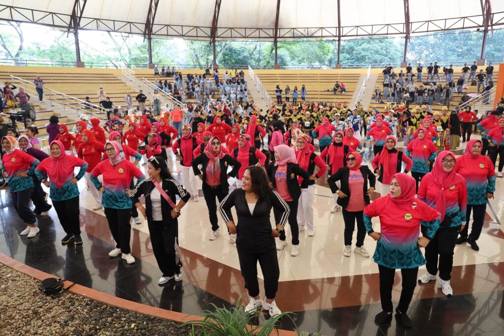 Perwosi Banten Gelar Lomba Senam Kreasi Perwosi Banten Gelar Lomba Senam Kreasi