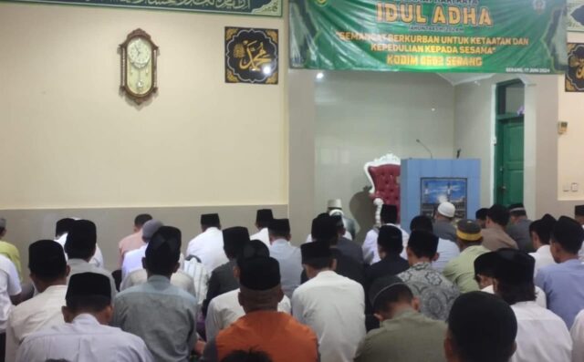 Keluarga Besar Kodim 0602/Serang Gelar Sholat Idul Adha 1445 H