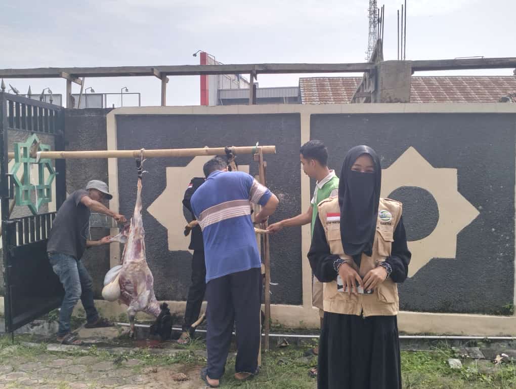 Berbagi Kebahagiaan, LazisKu dan FSPP Banten Salurkan Hewan Qurban