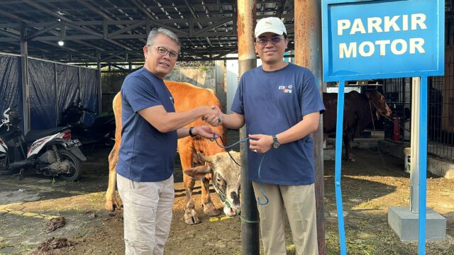 Tebar Kebaikan, Kantor ATR/BPN Kabupaten Tangerang Salurkan Hewan Kurban