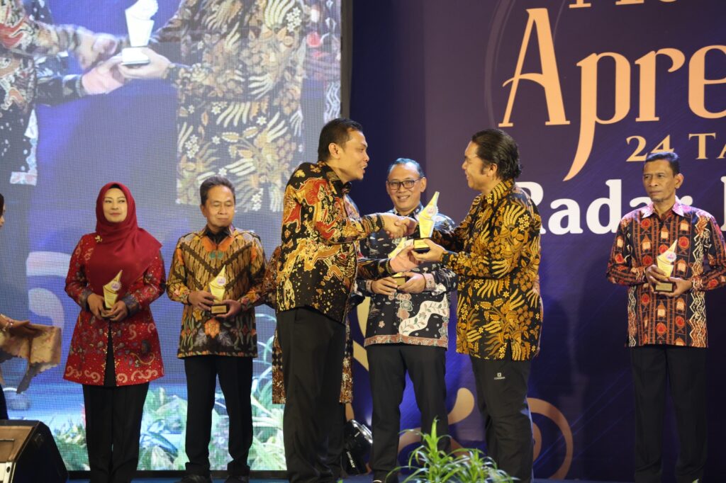 Al Muktabar Harapkan Informasi Media Perkuat dan Tunjukkan Perspektif Lebih Luas Al Muktabar Harapkan Informasi Media Perkuat dan Tunjukkan Perspektif Lebih Luas