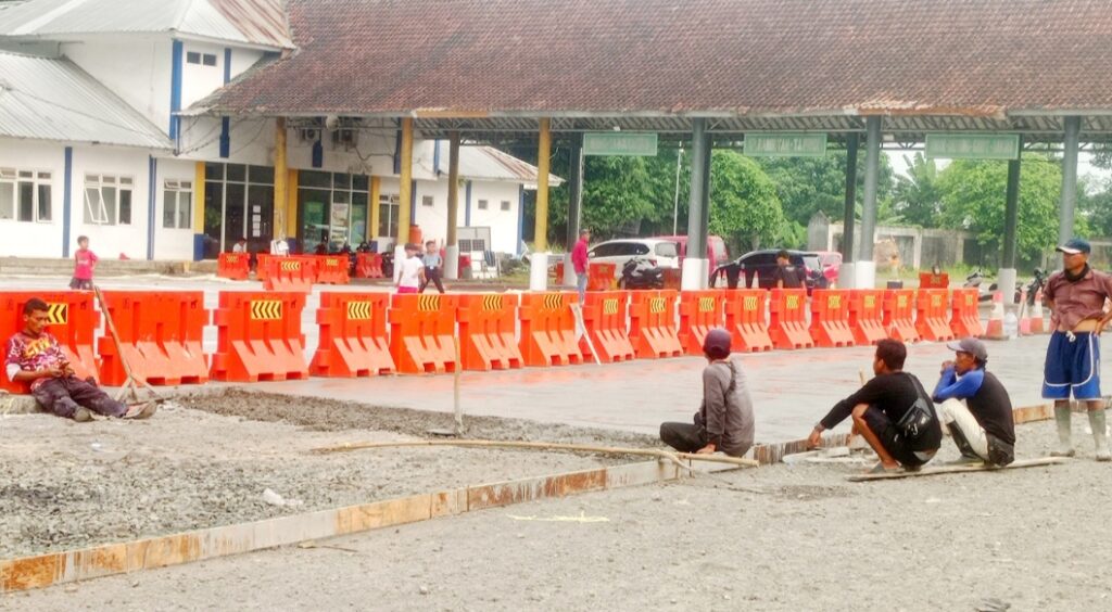 Aneh, Pekerjaan Kementrian Abaikan K3 Pekerjaan Tanpa Pengawasan Terkesan “Asjad” Aneh, Pekerjaan Kementrian Abaikan K3 Pekerjaan Tanpa Pengawasan Terkesan “Asjad”