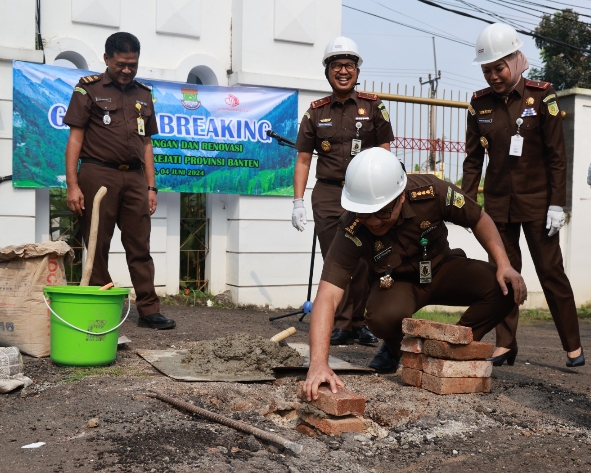 Groundbreaking Adhyaksa Mart dan Kafe, Kajati Banten Berharap Bisa Bermanfaat Untuk Masyarakat dan Pegawai