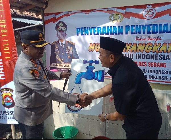 Kapolres Serang Berikan Bantuan Sumur Bor Kepada Masyarakat Desa Lebak Kepuh Lebakwangi Kapolres Serang Berikan Bantuan Sumur Bor Kepada Masyarakat Desa Lebak Kepuh Lebakwangi