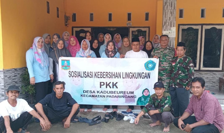 Sertu Deni Babinsa Koramil 0602-13/Padarincang Bersama Kader PKK Gelar Sosialisasi Kebersihan Lingkungan Sertu Deni Babinsa Koramil 0602-13/Padarincang Bersama Kader PKK Gelar Sosialisasi Kebersihan Lingkungan