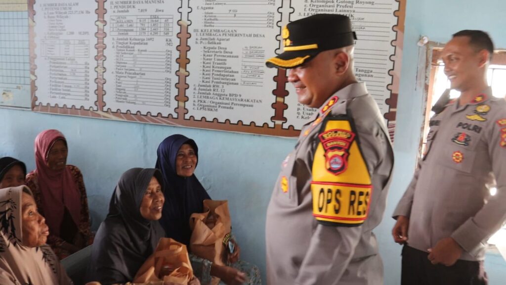 Ngariung Iman Ngariung Aman, Kapolres Serang Gelar Baksos dengan Emak Emak Desa Sukamaju Ngariung Iman Ngariung Aman, Kapolres Serang Gelar Baksos dengan Emak Emak Desa Sukamaju