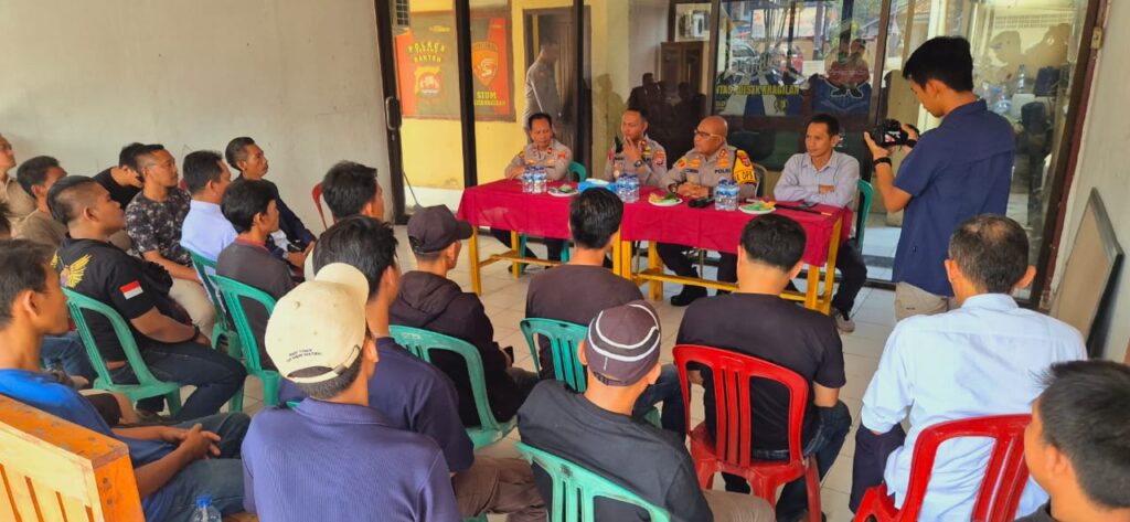 Kapolres Serang Terjun Langsung Selesaikan Permasalahan Warga Kapolres Serang Terjun Langsung Selesaikan Permasalahan Warga