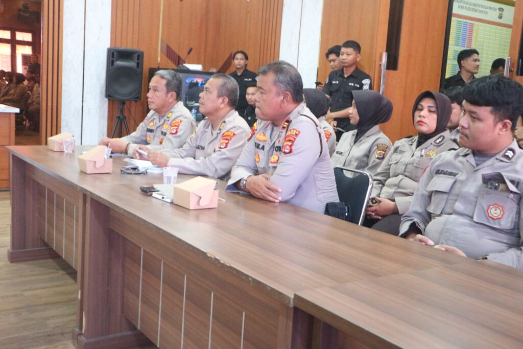 Puslitbang Mabes Polri Melaksanakan Penelitian Evaluasi Penggunaan Fixed Phone di Polres Serang Puslitbang Mabes Polri Melaksanakan Penelitian Evaluasi Penggunaan Fixed Phone di Polres Serang