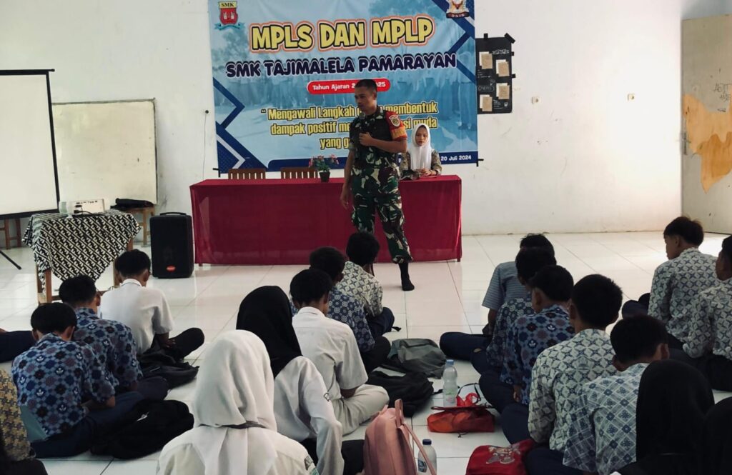Babinsa Koramil 0602-20/Pamarayan Berikan Materi Wasbang dan Kedisiplinan Di SMK Tajimalela Babinsa Koramil 0602-20/Pamarayan Berikan Materi Wasbang dan Kedisiplinan Di SMK Tajimalela