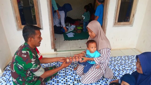 Babinsa Koramil 0602-09/Cikeusal Berperan Aktif Dalam Program Penurunan Stunting di Wilayah Binaannya