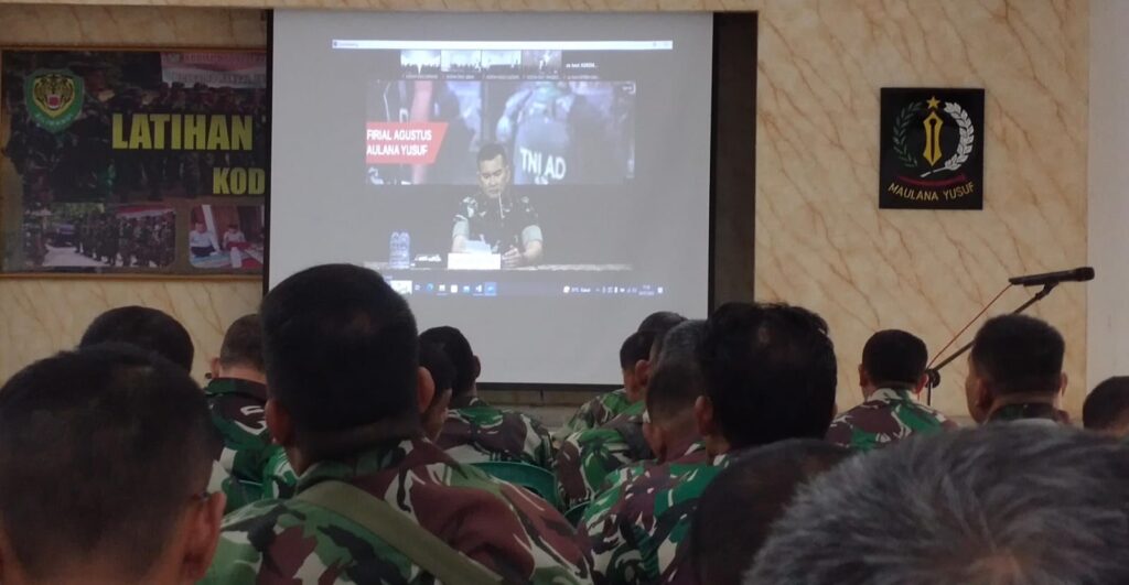 Secara Virtual, Seluruh Anggota Kodim 0602/Serang Menerima Pengarahan dari Danrem 064/MY Secara Virtual, Seluruh Anggota Kodim 0602/Serang Menerima Pengarahan dari Danrem 064/MY