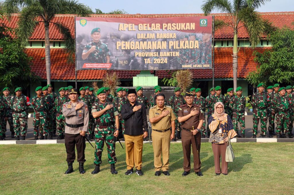 Hadiri Apel Gelar Pasukan Pengamanan Pilkada, Al Muktabar Harap Pilkada Hasilkan Pemimpin Amanah Hadiri Apel Gelar Pasukan Pengamanan Pilkada, Al Muktabar Harap Pilkada Hasilkan Pemimpin Amanah
