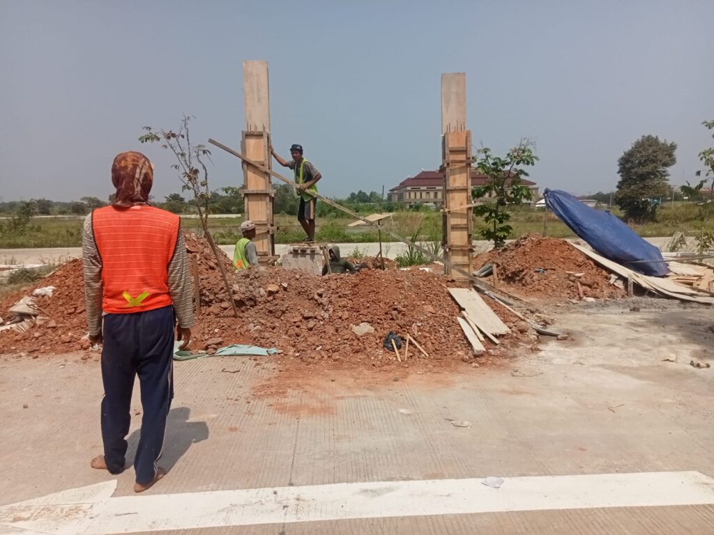 Pembangunan Gapura dan Air Mancur Puspemkab, Diduga Tak Sesuai Spesifikasi Pembangunan Gapura dan Air Mancur Puspemkab, Diduga Tak Sesuai Spesifikasi