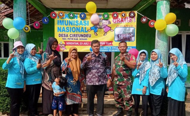 TNI AD Terus Berperan Aktif Mendukung Program PIN Polio Melalui Babinsa Koramil 0602-08/Petir