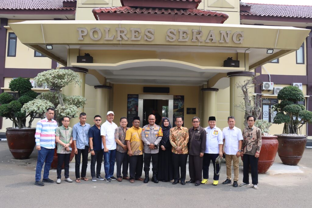 Ngariung Iman Ngariung Aman, Kapolres Serang Silaturahmi Dengan 13 Anggota DPRD Terpilih Ngariung Iman Ngariung Aman, Kapolres Serang Silaturahmi Dengan 13 Anggota DPRD Terpilih