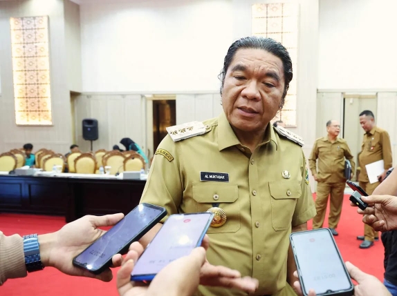 Pj Gubernur Al Muktabar Tegaskan Terus Melakukan Penguatan Bank Banten Pj Gubernur Al Muktabar Tegaskan Terus Melakukan Penguatan Bank Banten