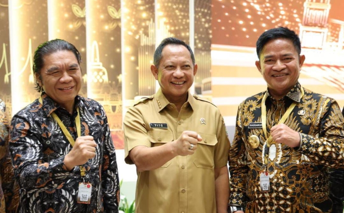 Al Muktabar Tegaskan Provinsi Banten Komitmen Laksanakan Tata Kelola Pemerintahan yang Baik dan Bersih Al Muktabar Tegaskan Provinsi Banten Komitmen Laksanakan Tata Kelola Pemerintahan yang Baik dan Bersih